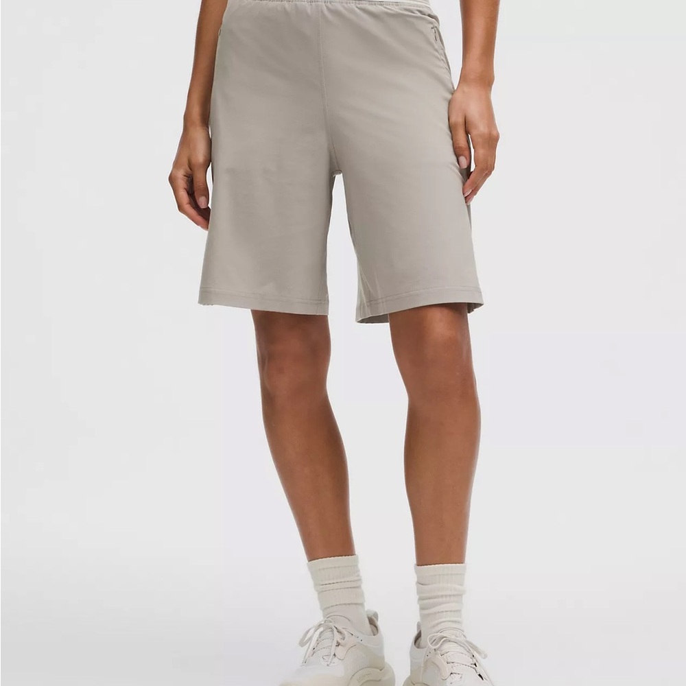 NWT LULULEMON - Swift Relaxed Short 9" Logo Waist - $78 - XL - Picture 2 of 11